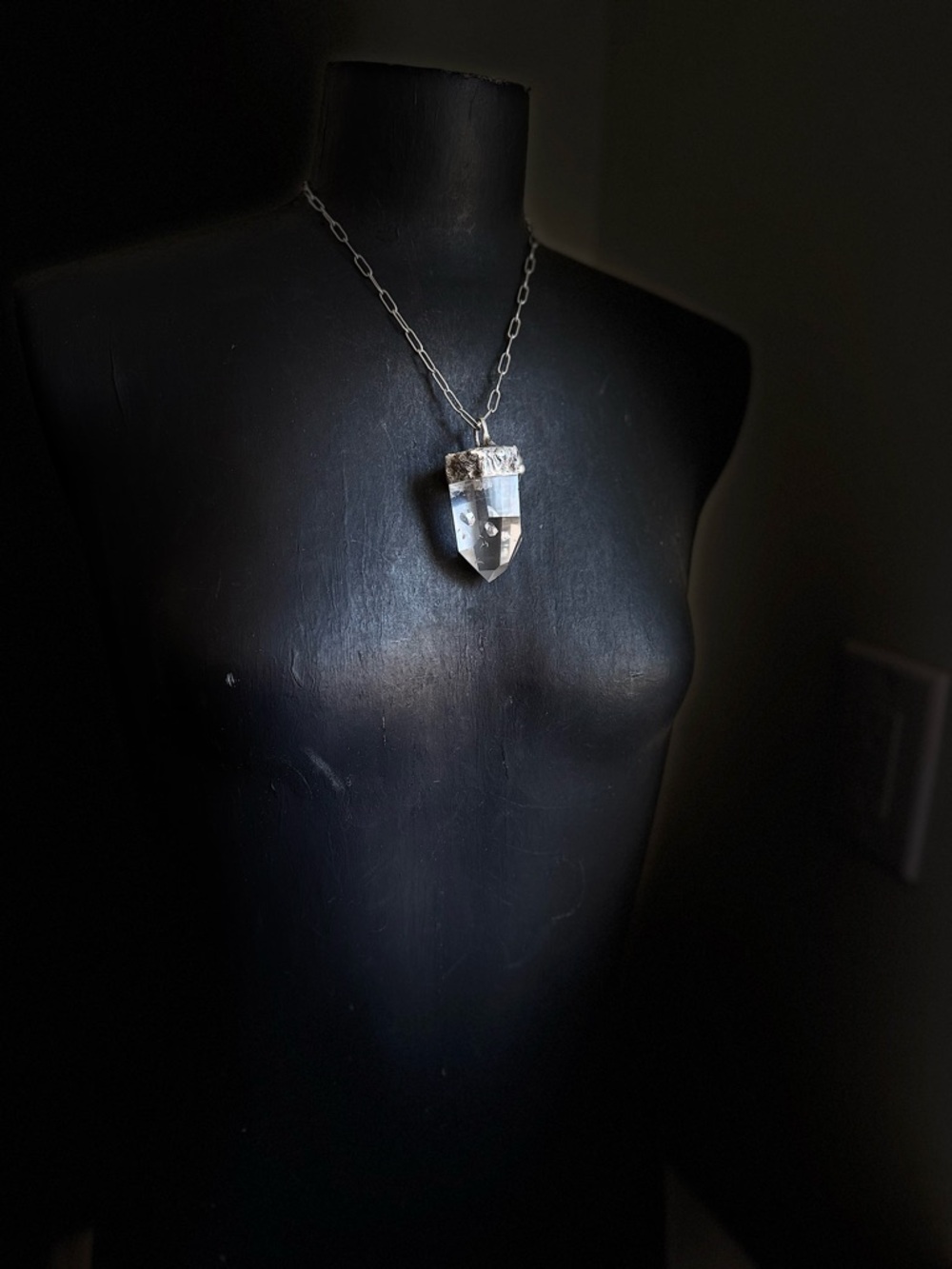 Clear Crystal Point Pendant Necklace - Silver Chain with manifestor crystal